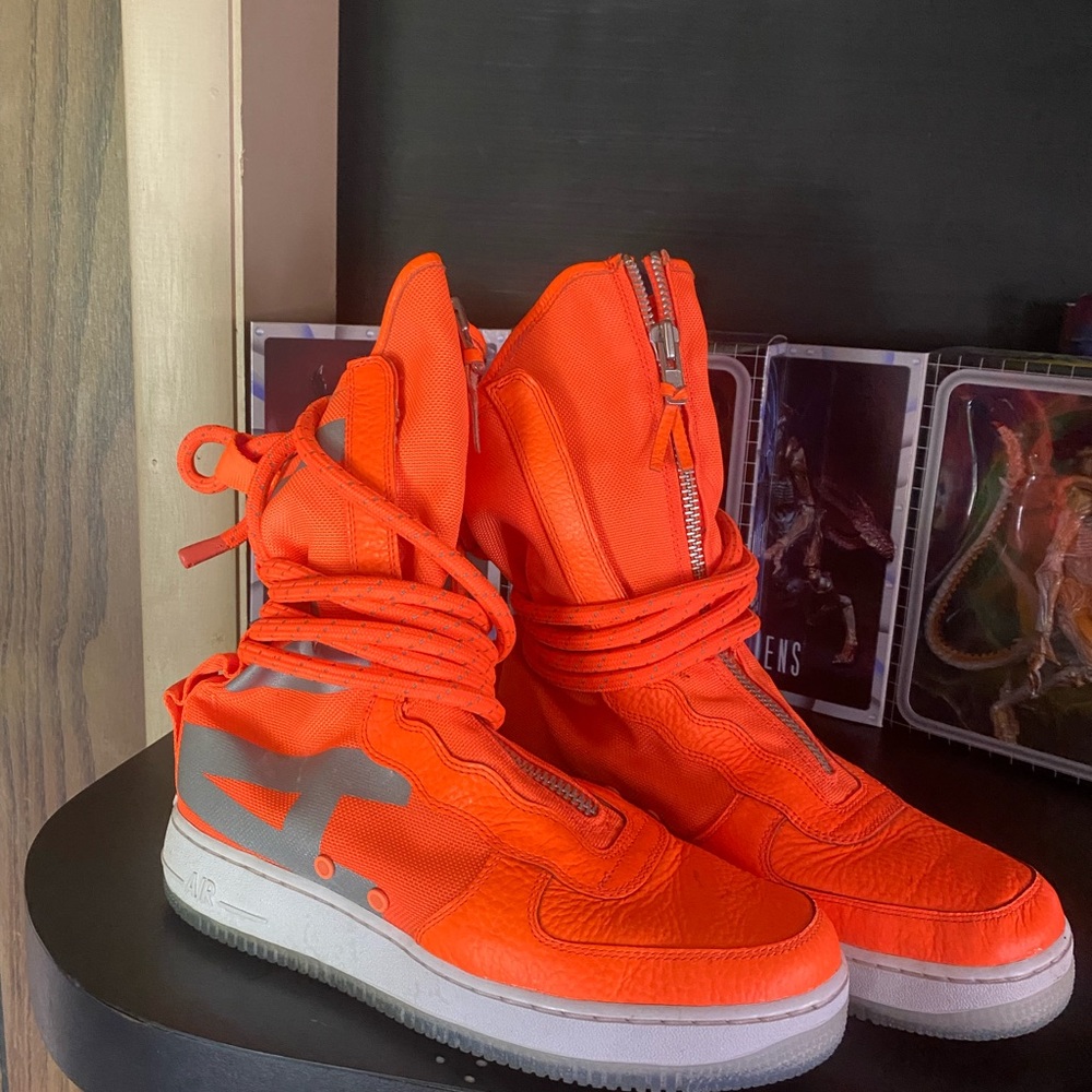 Nike Air Force One high top total orange size 9 supreme